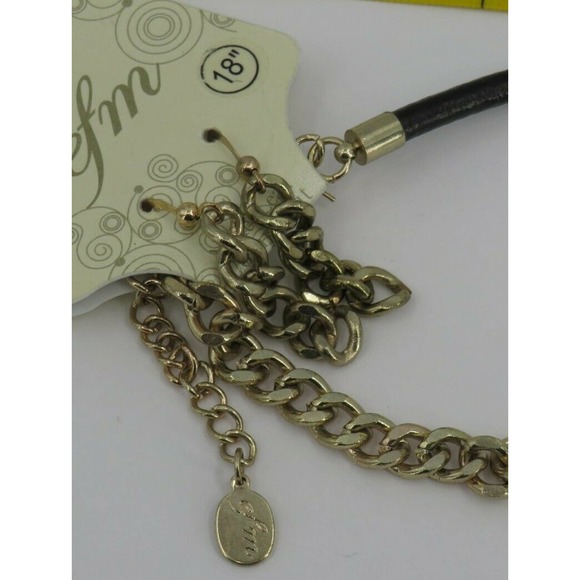 NWT EFM NECKLACE & EARRING SET Gold Tone Chain Faux Leather Statement Flower - Picture 4 of 6